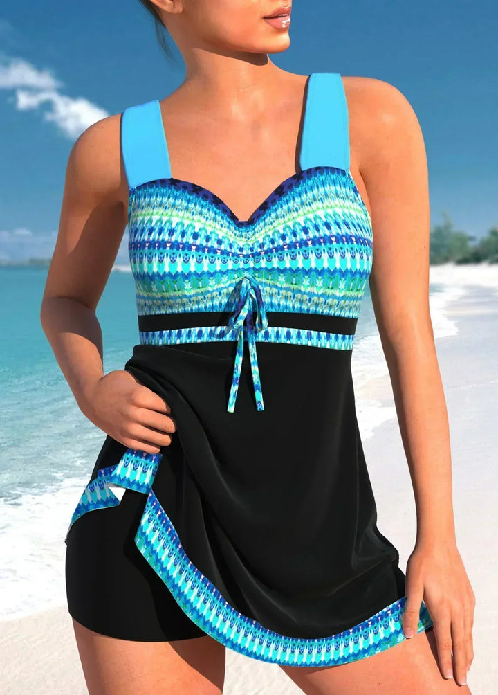 Elegantes Damen Tankini-Oberteil und passende Hose im maritimen Streifen-Look. Chic für Pool & Sommerstrand.