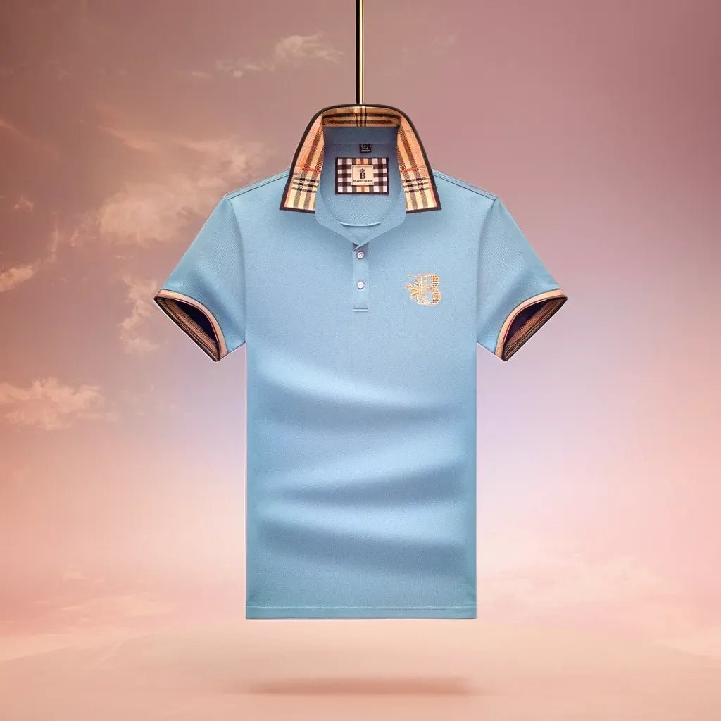 Nahaufnahme: Klassischer Kragen des eleganten Herren Polohemdes, modisches Männer Oberteil Detail.