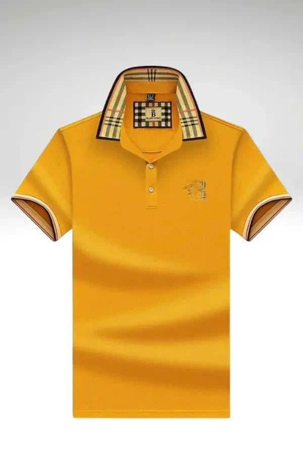 Fröhliches gelbes Herren Polohemd, sommerlich & casual, ein modisches Männer Oberteil für warme Tage.